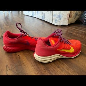 Nike shoes. Structure 17. Size 6.5